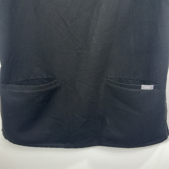 Figs Women’s Casma Black scrub top size large - Picture 3 of 8